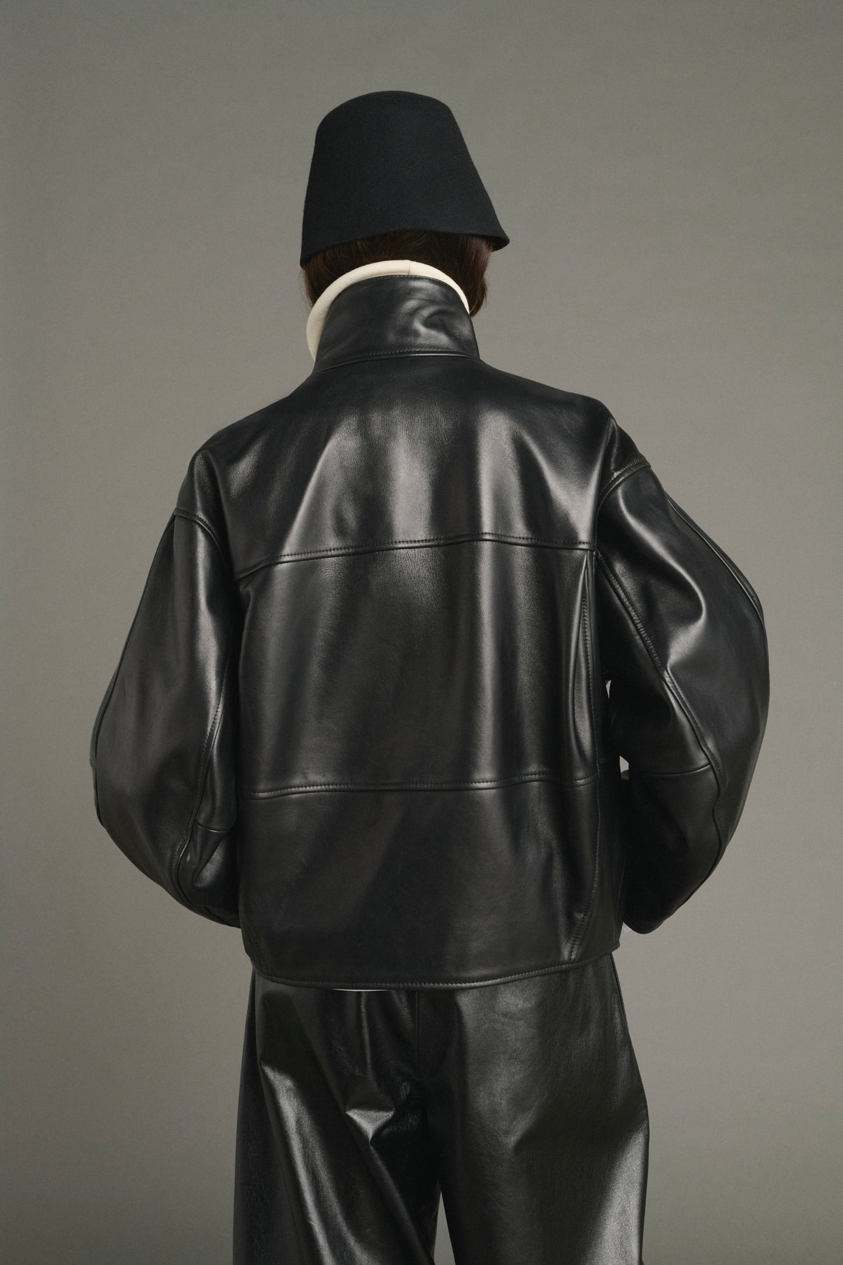 Jacket Gamma - Black Leather Oversized Women - Soeur vue 4