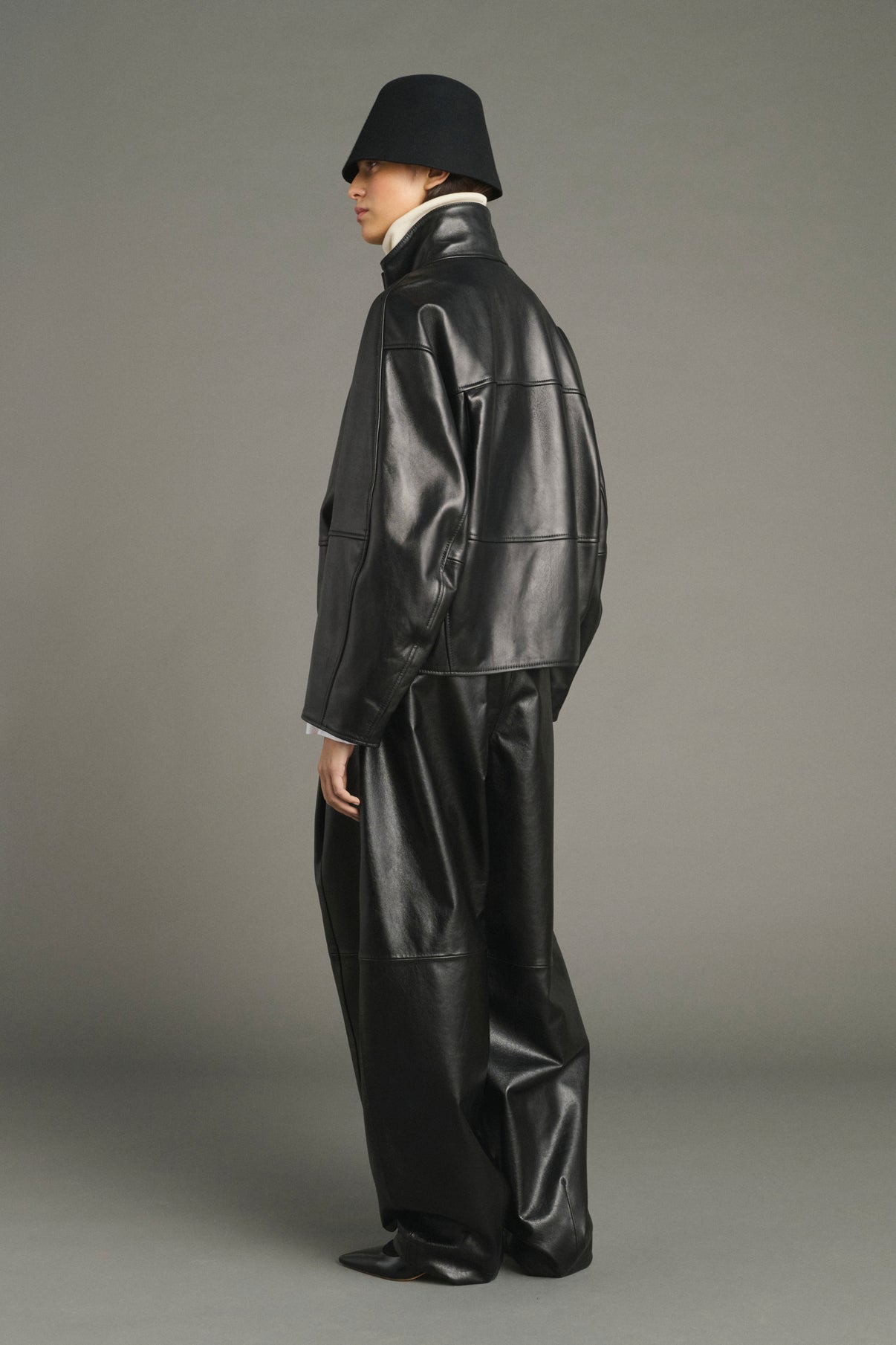 Gamma Jacket - Black Oversized Leather Women - Soeur vue 2